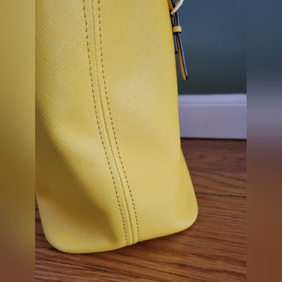 Michael Kors Yellow Tote Bag - Picture 3 of 10